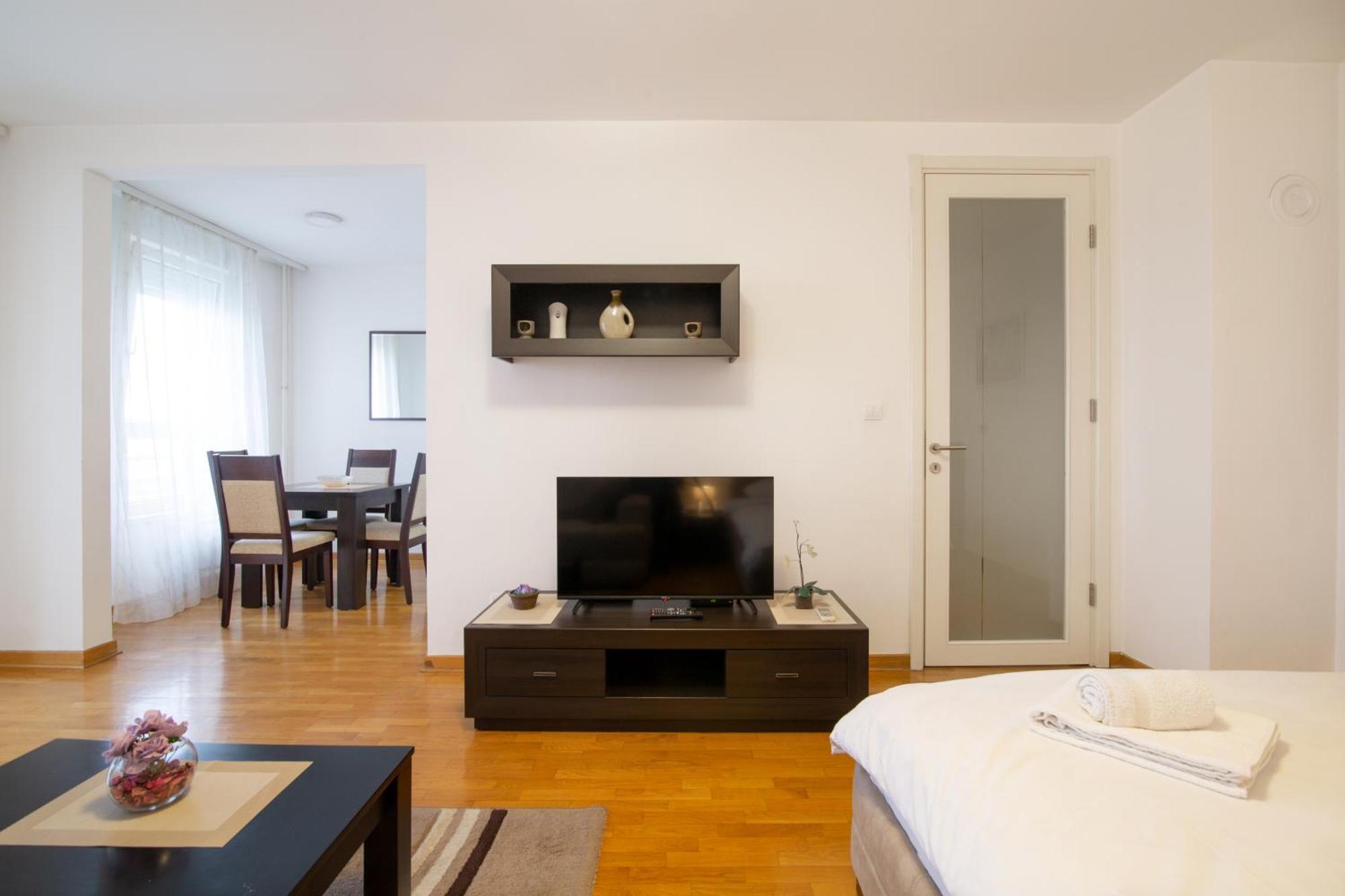 Delta Residence Belville Belgrade Room photo